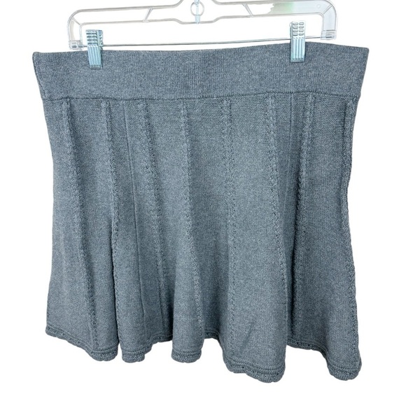 CAbi 884 Gray Femme Knit Flared A-Line Skirt Size Large - Picture 3 of 9